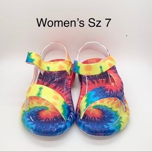 NIB Nicole Miller Strappy EVA Sandals Tie Dye Women’s Shoes Sz 7